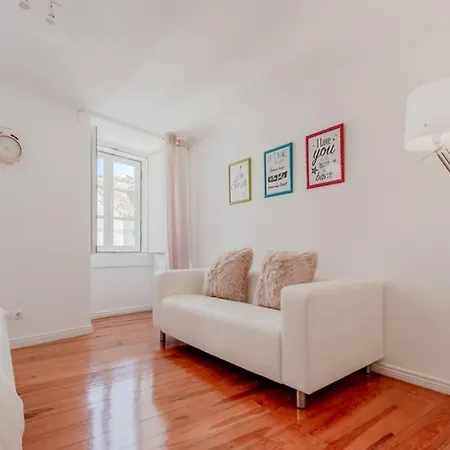 Inloveapartments - One Love, One Heart